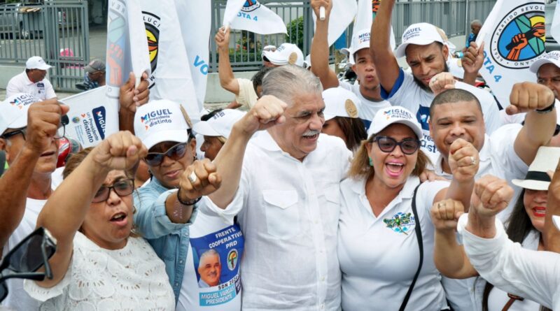 Miguel Vargas llama a “salvar democracia” votando masivamente