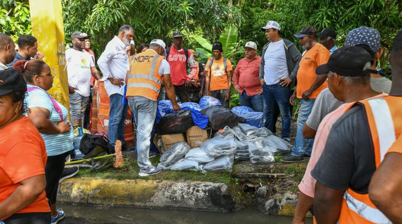 Deligne Ascención deja inaugurado el programa “Mi Autopista Limpia