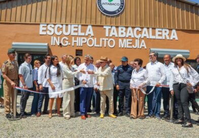 Inauguran Escuela Tabacalera Hipólito Mejía
