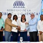 Hidroeléctrica Los Toros entrega RD$100 millones al Bagrícola para prestarlos a pequeños productores de Azua