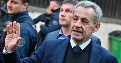 El expresidente francés Nicolas Sarkozy sale en libertad