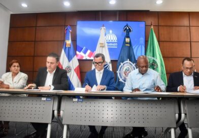 Firman pacto laboral entre el sindicato de trabajadores Portuarios y la Dirección de Autoridad Portuaria 