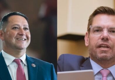 Escándalo sexual sacude al Congreso de EE. UU: Dos congresistas renuncian y dos mas en el ” ojo del huracán” Escándalo sexual sacude al Congreso de EE. UU: Dos congresistas renuncian y dos mas en el ” ojo del huracán”