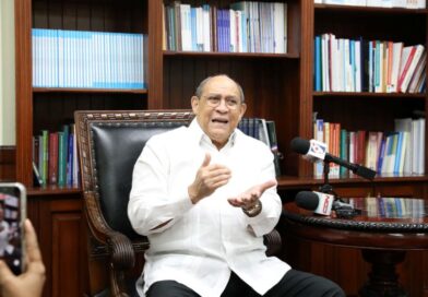Santos Badía aclara que decreto de Abinader no plantea fusión y que impulsa la transformación educativa