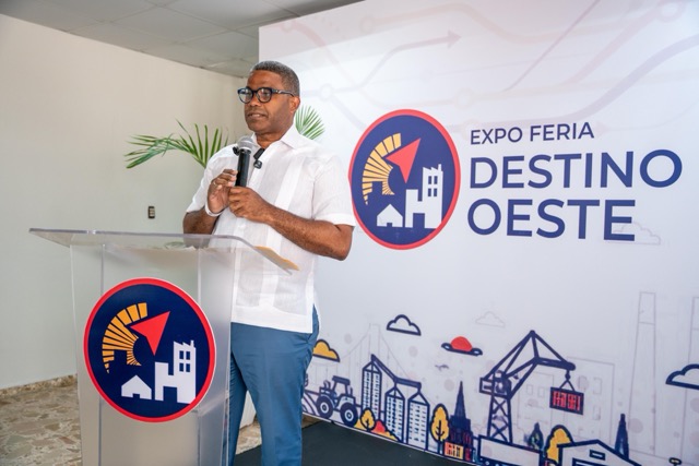 Robert Polanco durante su conferencia sobre inclusión productiva en la Expo Feria Destino Oeste