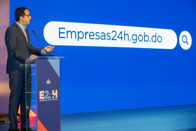 Presentación de la plataforma Empresas en 24 Horas en República Dominicana.