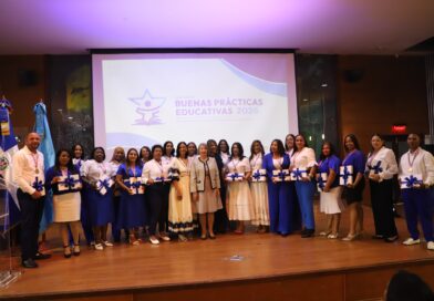 Inafocam reconoce a 20 maestros por alto desempeño y llama a transformar estrategias didácticas Inafocam reconoce a 20 maestros por alto desempeño y llama a transformar estrategias didácticas