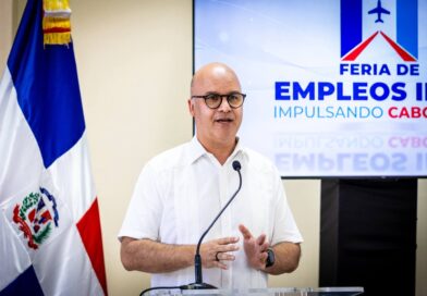 Cientos de jóvenes de la región Enriquillo acuden a Feria de Empleos del IDAC en Pedernales Cientos de jóvenes de la región Enriquillo acuden a Feria de Empleos del IDAC en Pedernales