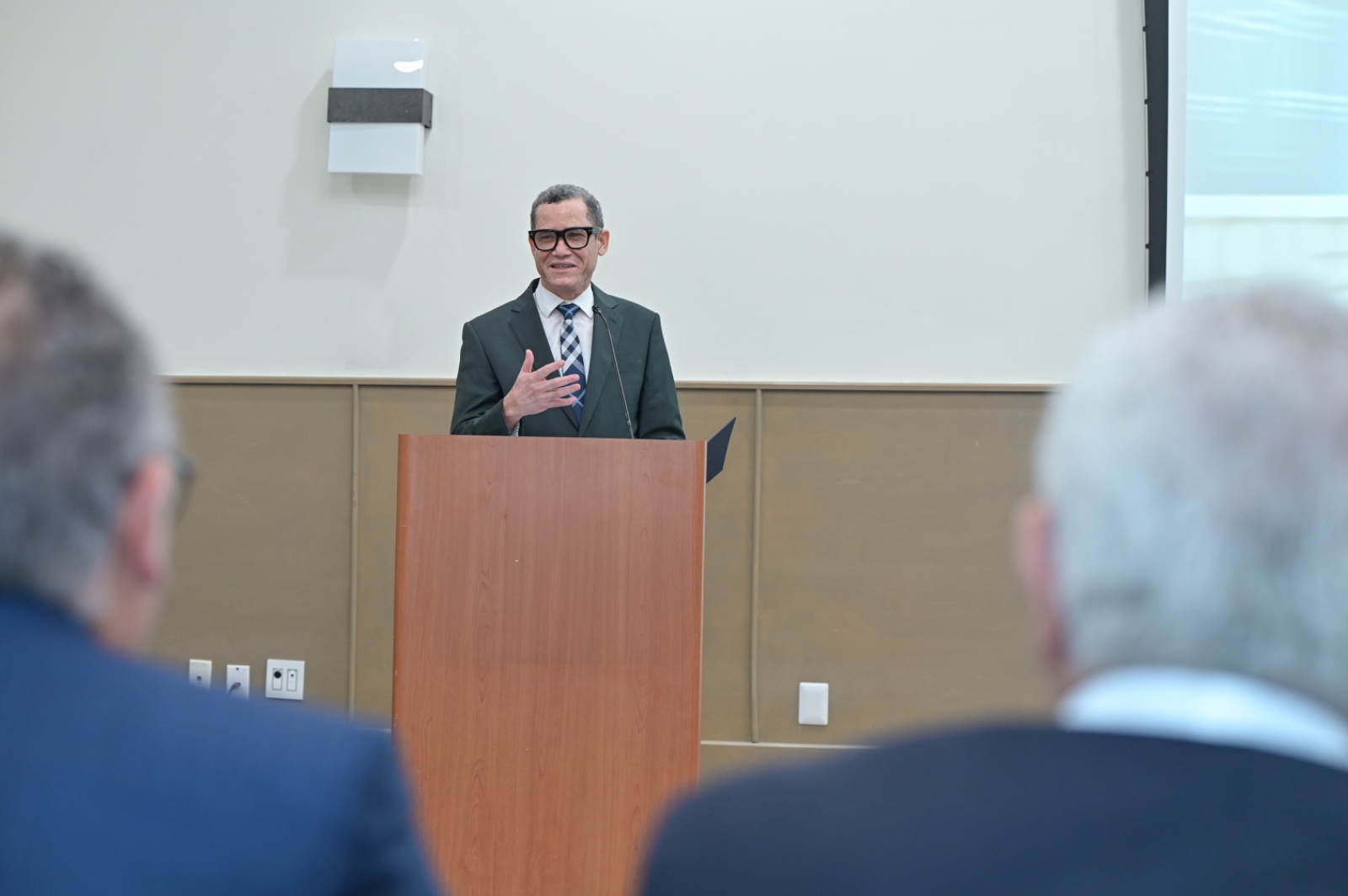 Ministro de Trabajo durante actividad sobre empleo y protección laboral