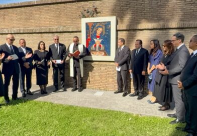 Presidente Abinader pide al pueblo dominicano orar por la salud del papa León XIV desde el Vaticano Presidente Abinader pide al pueblo dominicano orar por la salud del papa León XIV desde el Vaticano