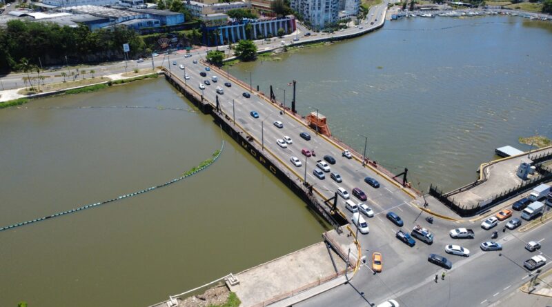 Puente Flotante cerrará este sábado 3 de octubre de 10:00 a. m. a 12:00 p. m. Puente Flotante cerrará este sábado 3 de octubre de 10:00 a. m. a 12:00 p. m.